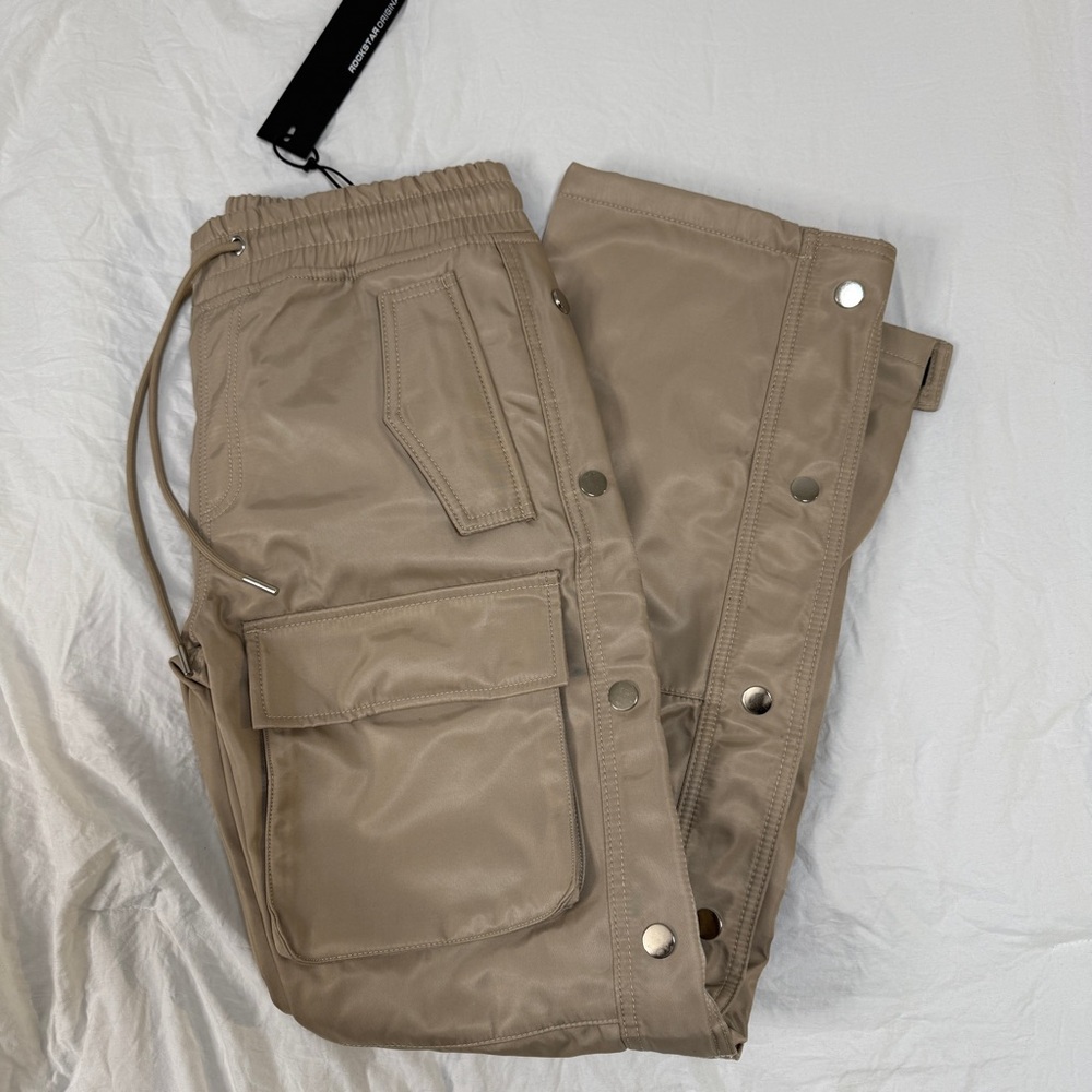 New snap cargo nylon pants